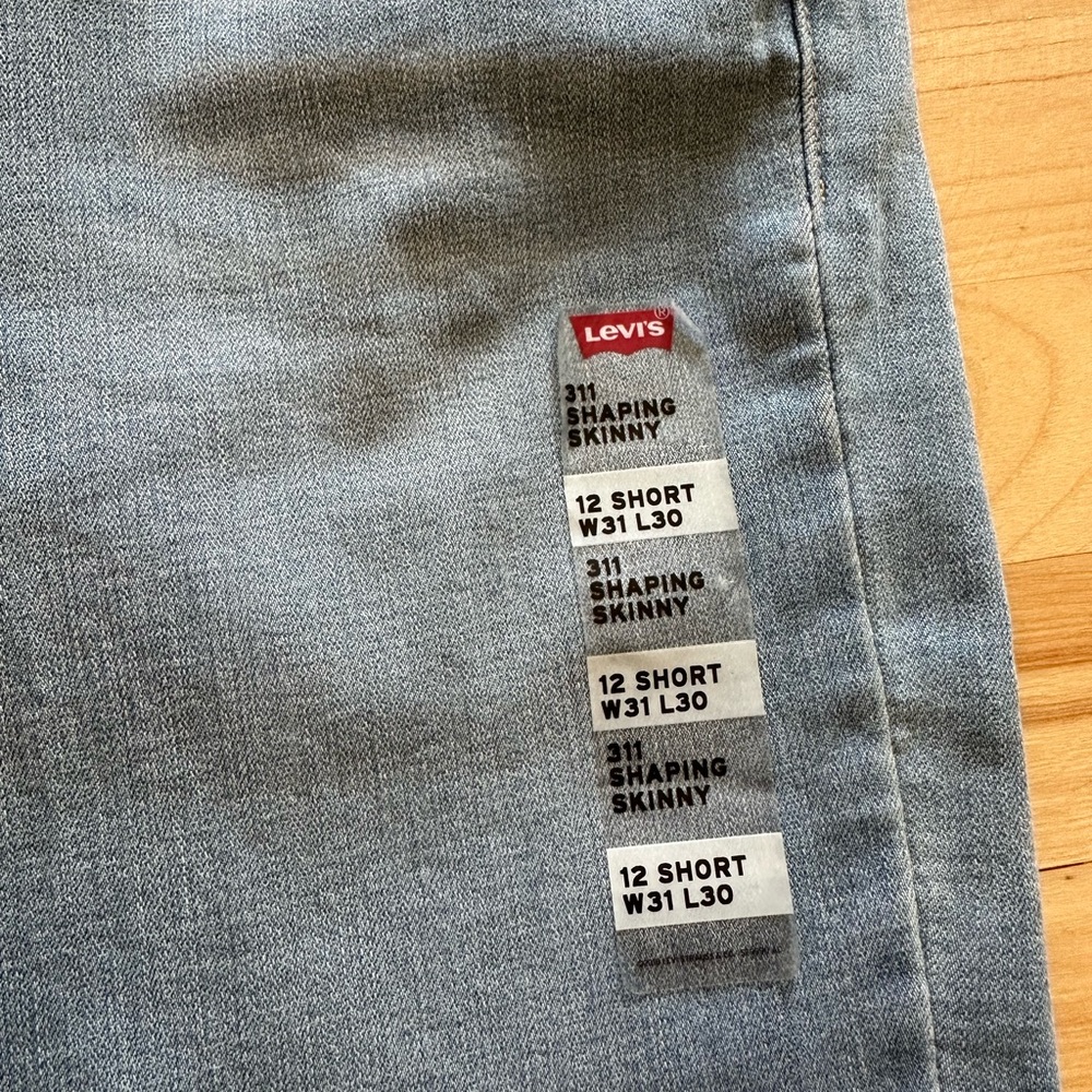 Levi's Women's Light Blue Skinny Jeans - Picture 3 of 11